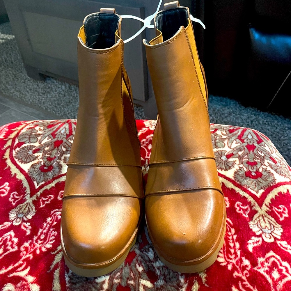 Brown Flat Boots - image 3